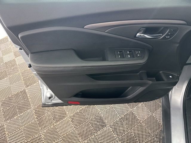 Certified 2025 Honda Ridgeline RTL image 24