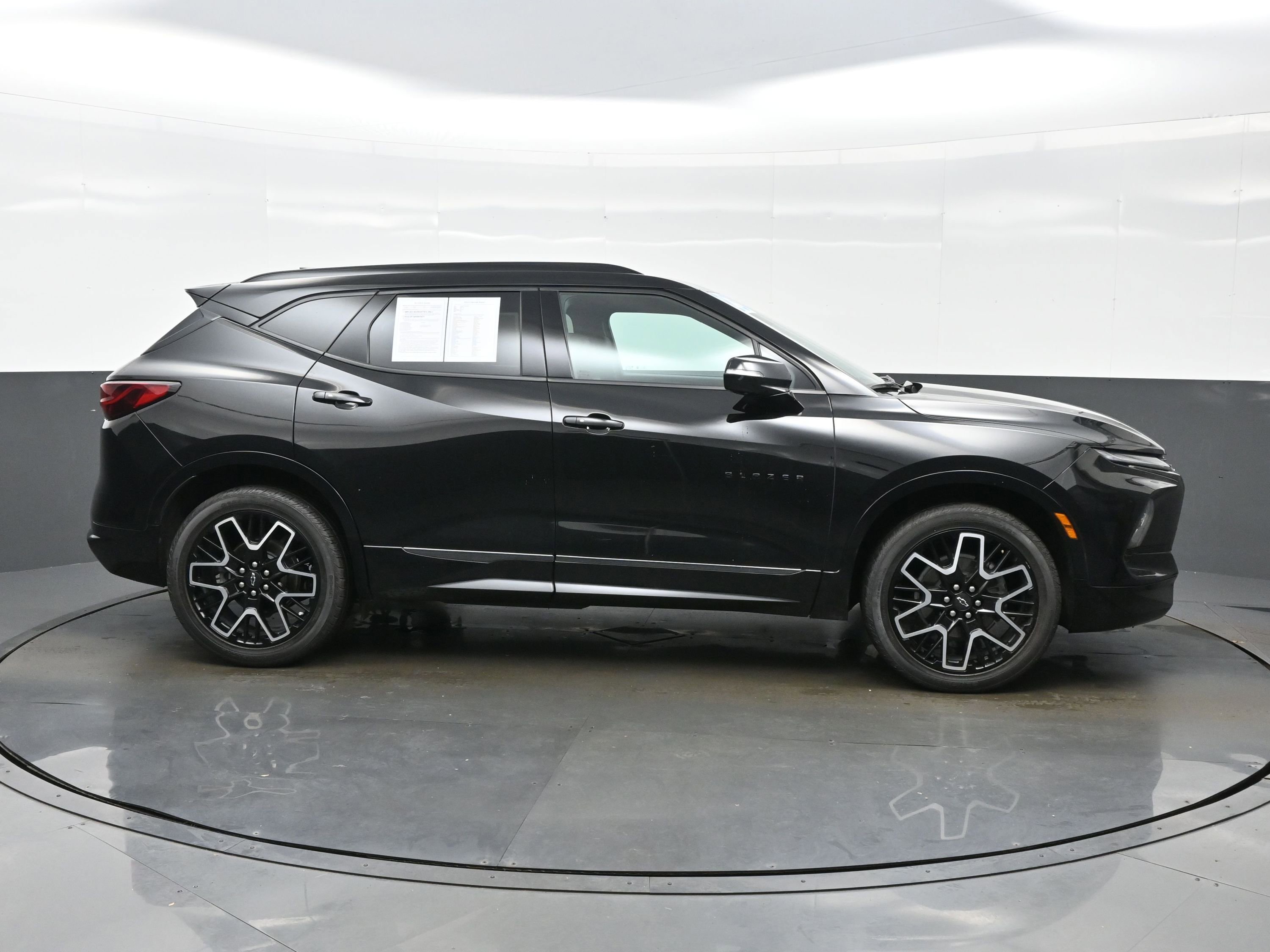 Used 2023 Chevrolet Blazer RS w/ Driver Confidence II Package FWD image 7