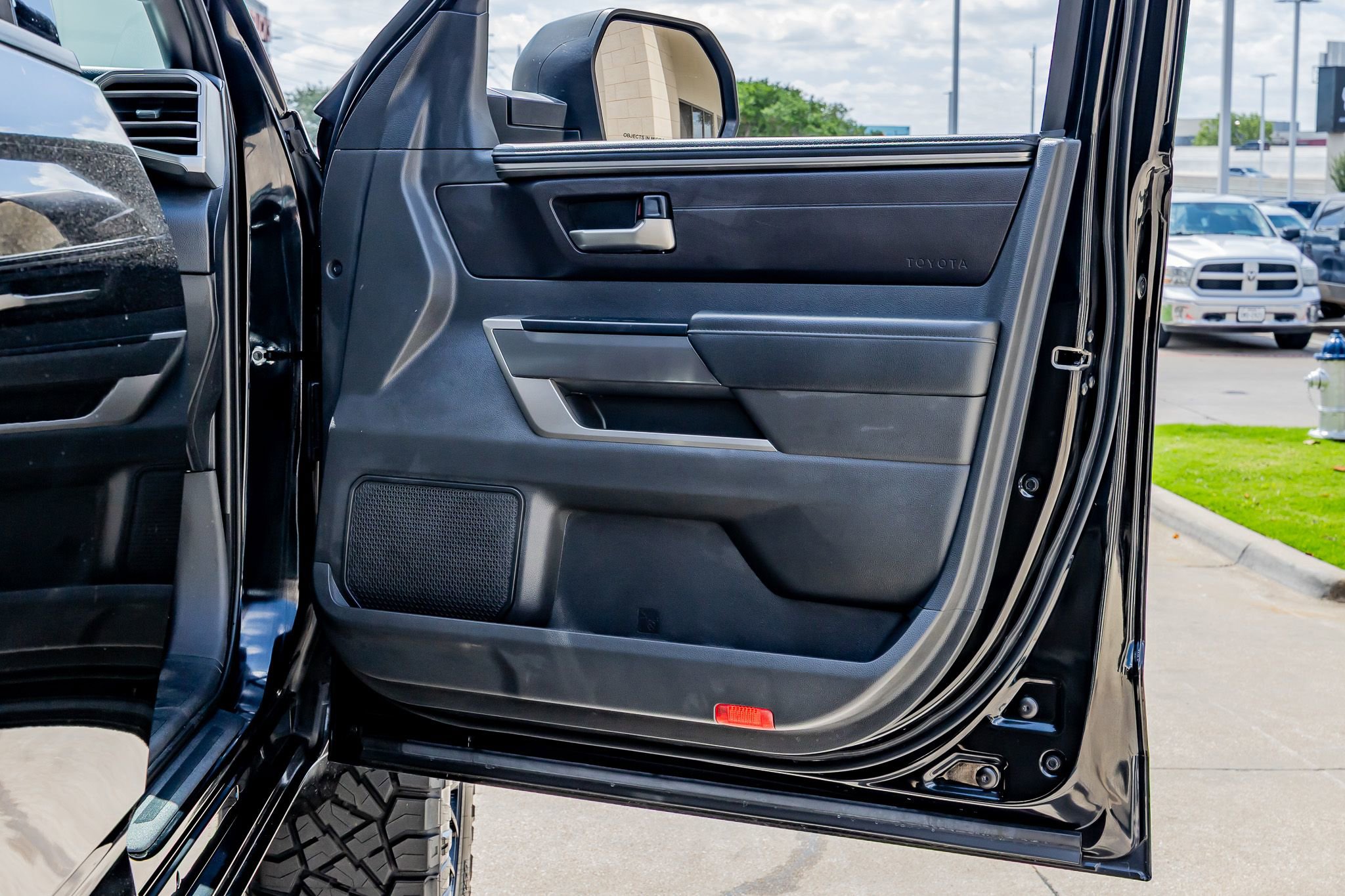 Used 2025 Toyota Tundra SR5 AWD/4WD image 35