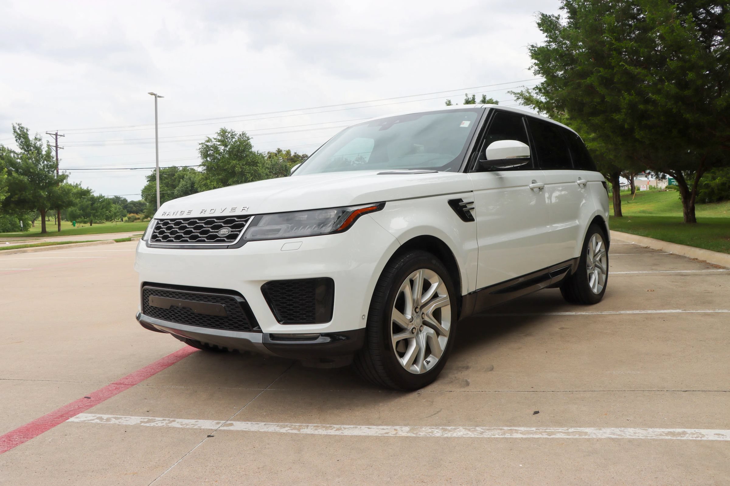 Used 2020 Land Rover Range Rover Sport HSE AWD/4WD image 3