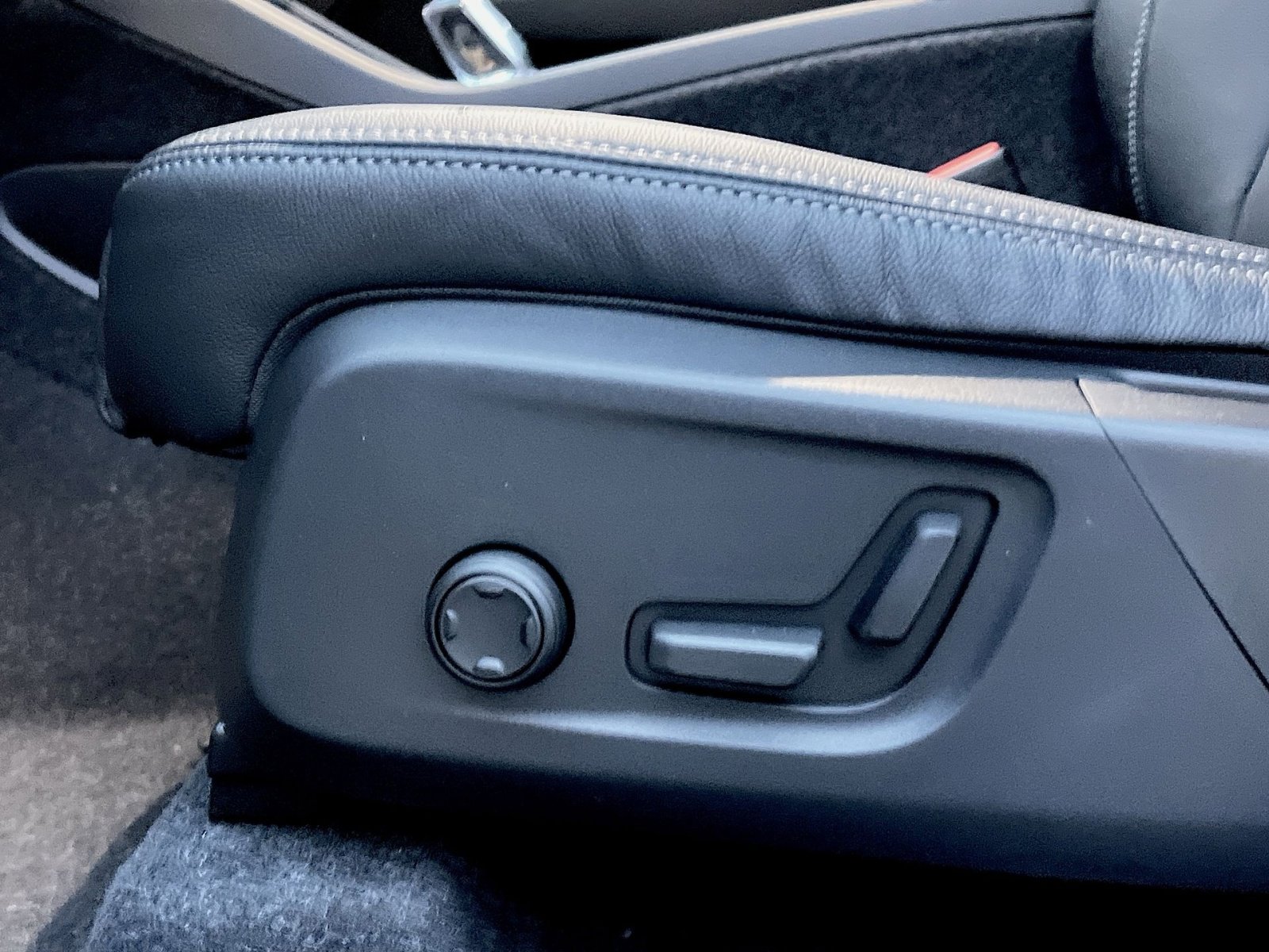 New 2026 Volvo XC40 B5 Plus w/ Protection Package Premier image 14