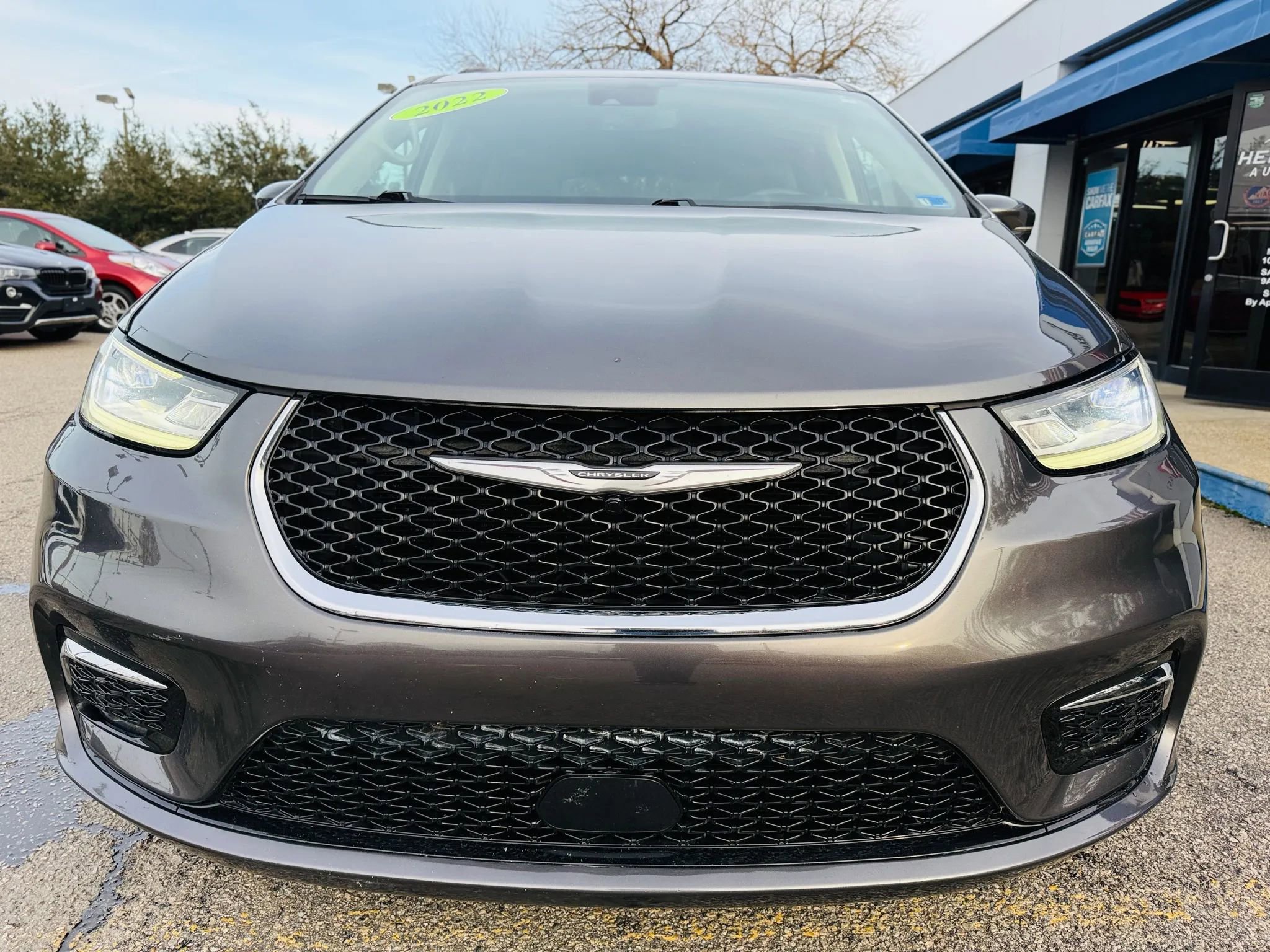 Used 2022 Chrysler Pacifica Touring-L FWD image 6