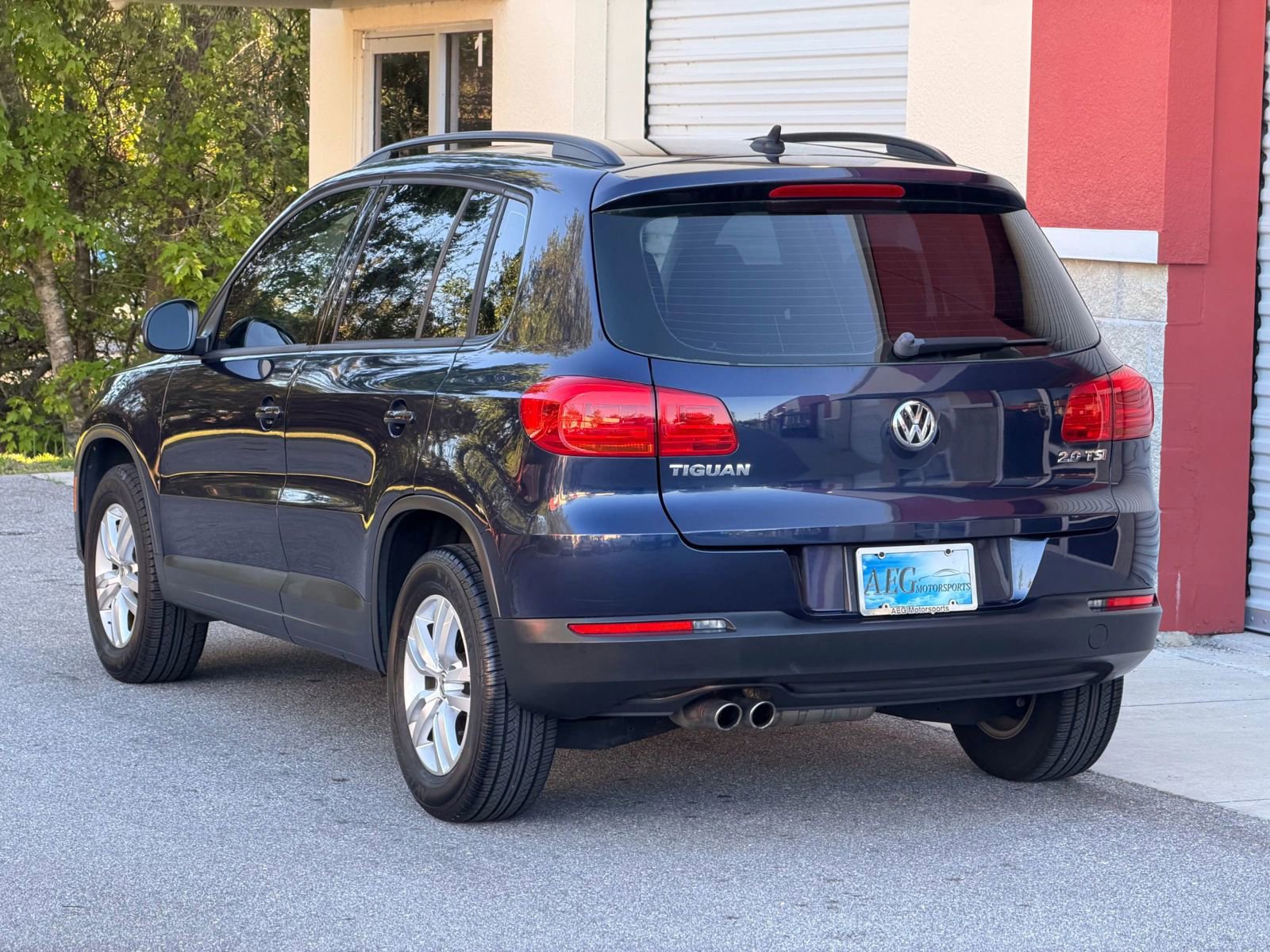 Used 2015 Volkswagen Tiguan S image 9