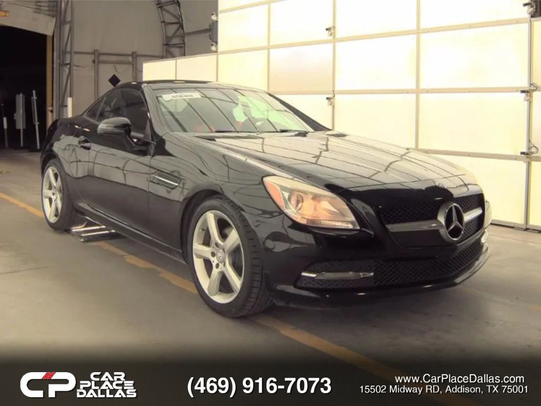 Used 2015 Mercedes-Benz SLK 250 w/ Premium Package image 2