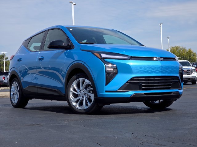 New 2027 Chevrolet Bolt LT w/ Comfort Package FWD image 2