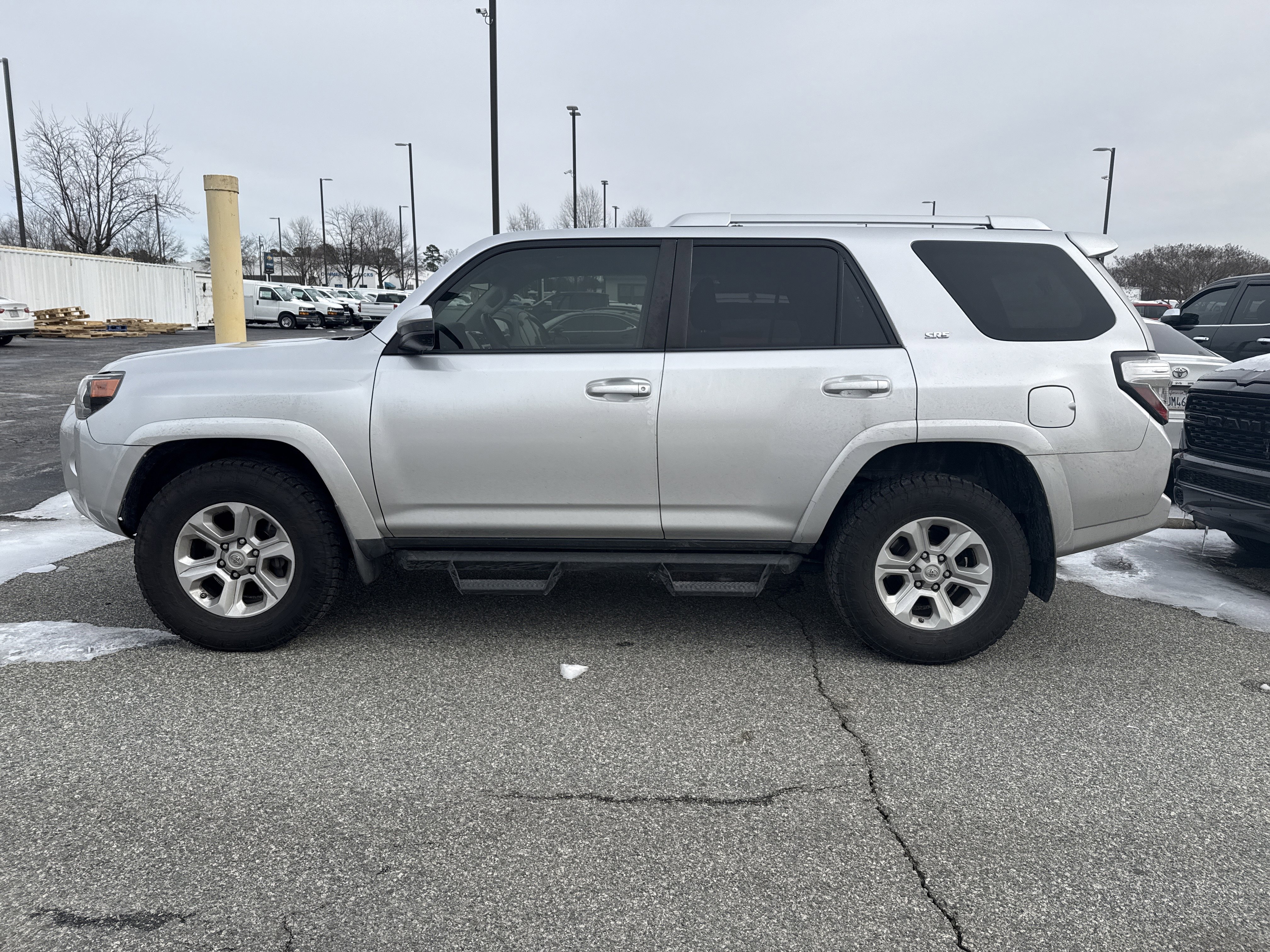Used 2016 Toyota 4Runner SR5 image 7