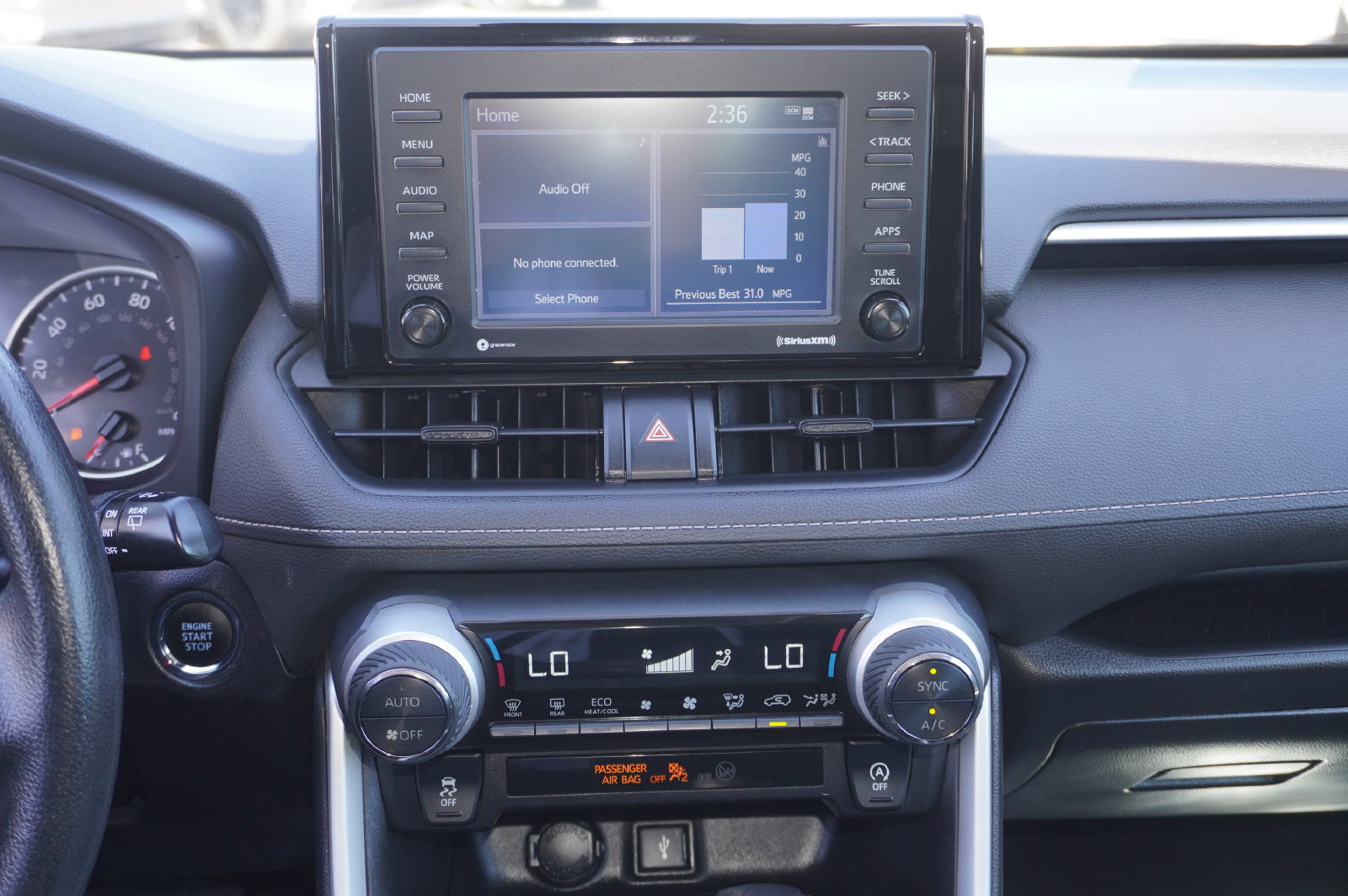 Used 2021 Toyota RAV4 XLE FWD image 18