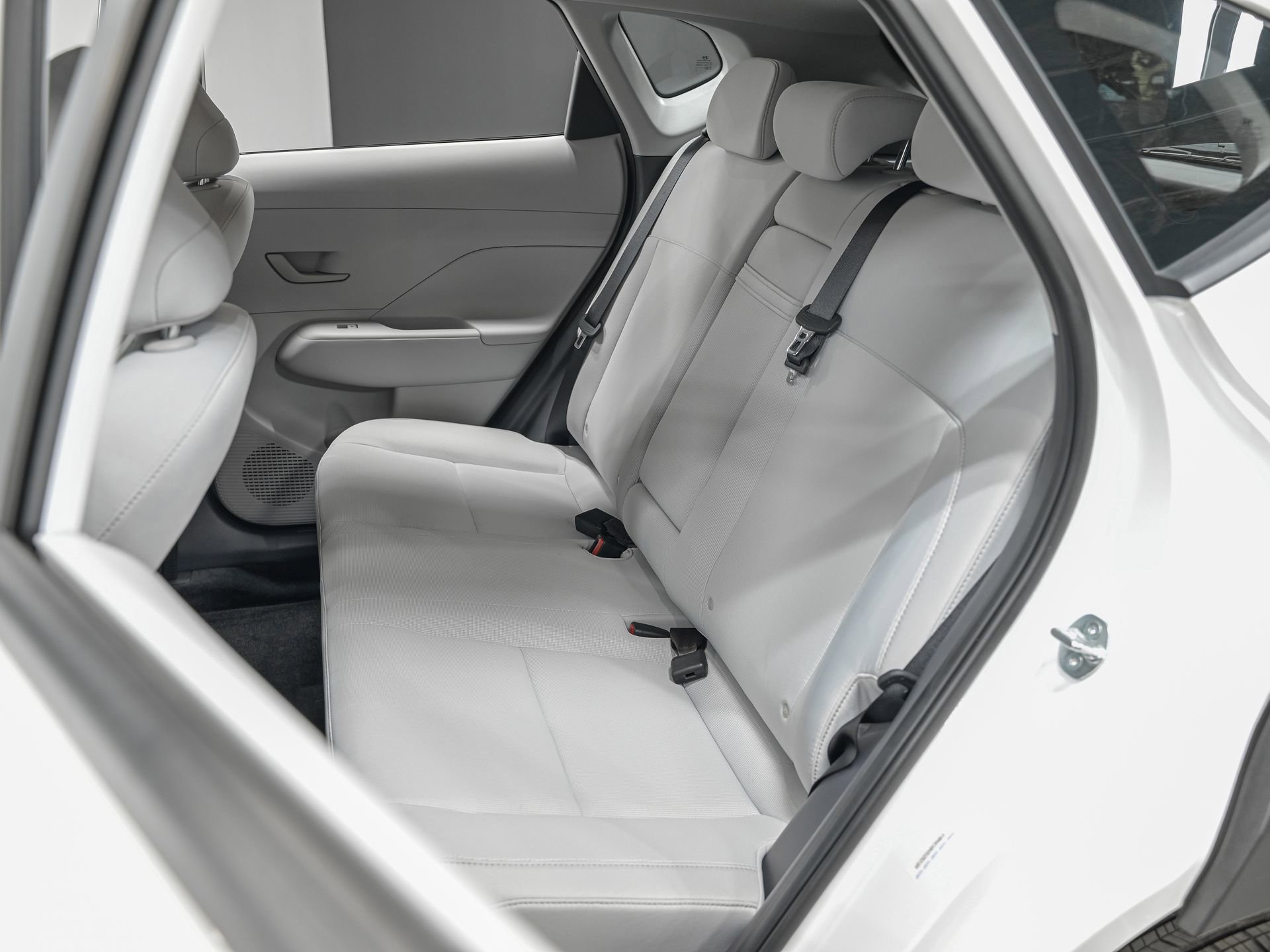 Used 2025 Hyundai Kona SE image 26