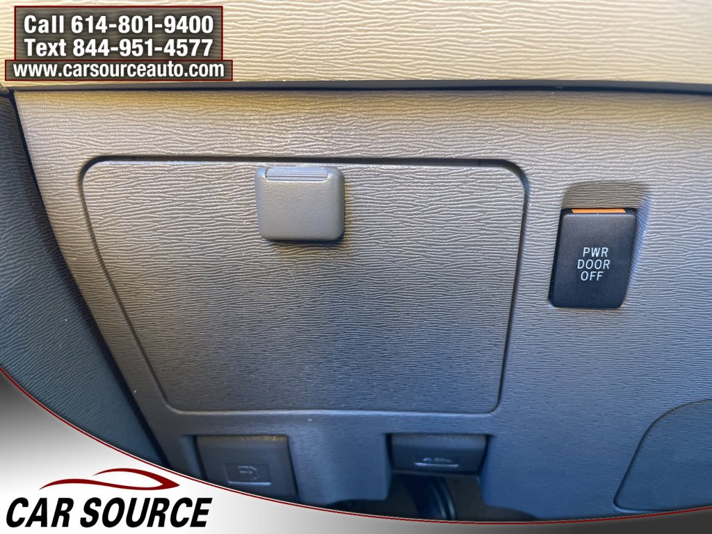 Used 2014 Toyota Sienna L image 20