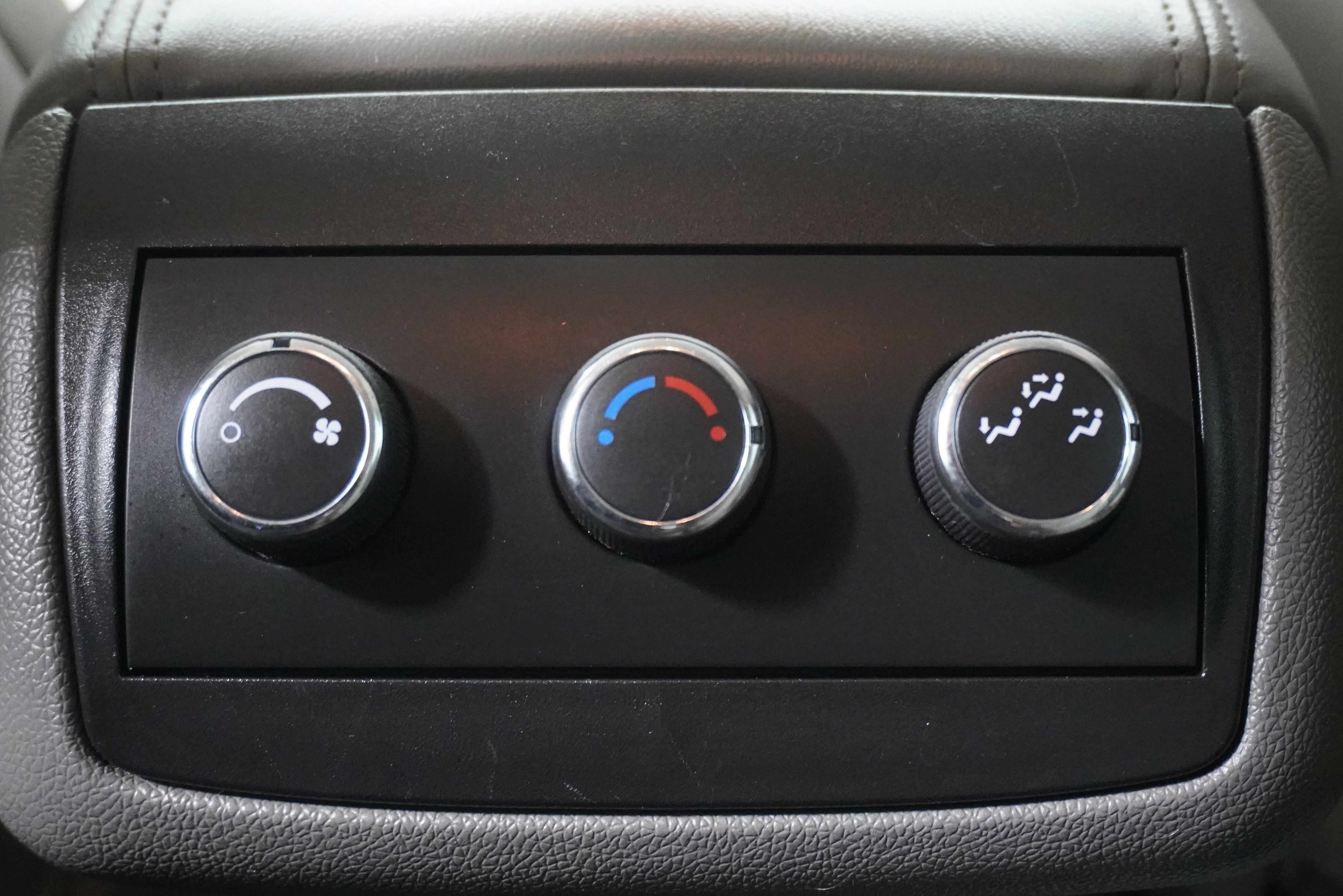 Used 2015 Buick Enclave Leather image 13