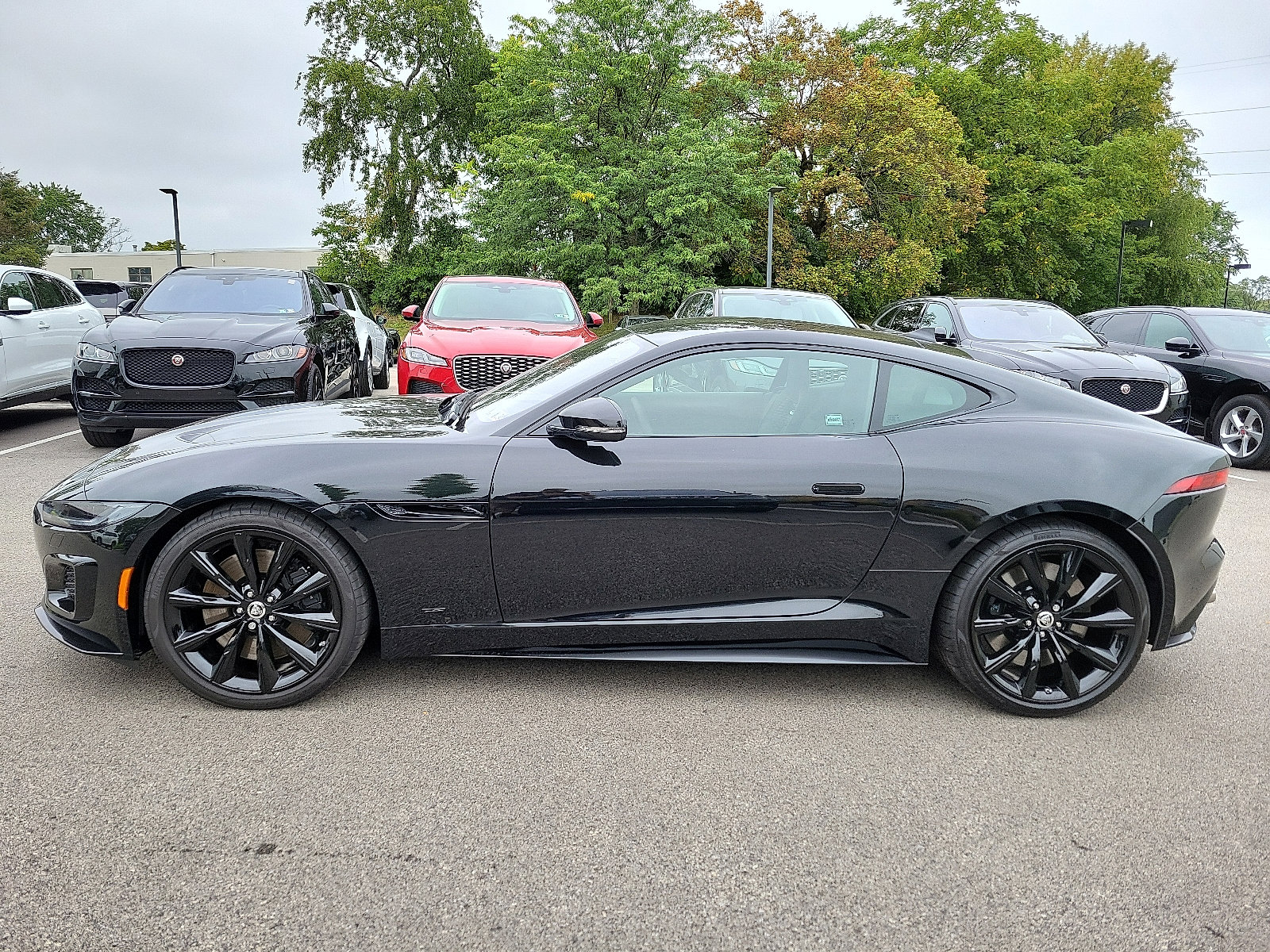 New 2024 Jaguar F-TYPE R image 4