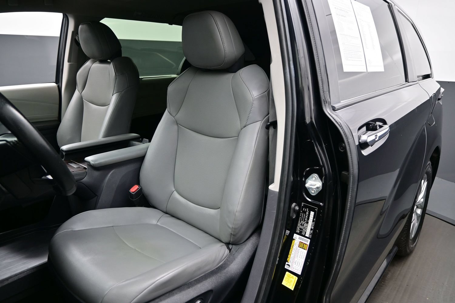 Used 2022 Toyota Sienna XLE FWD image 12
