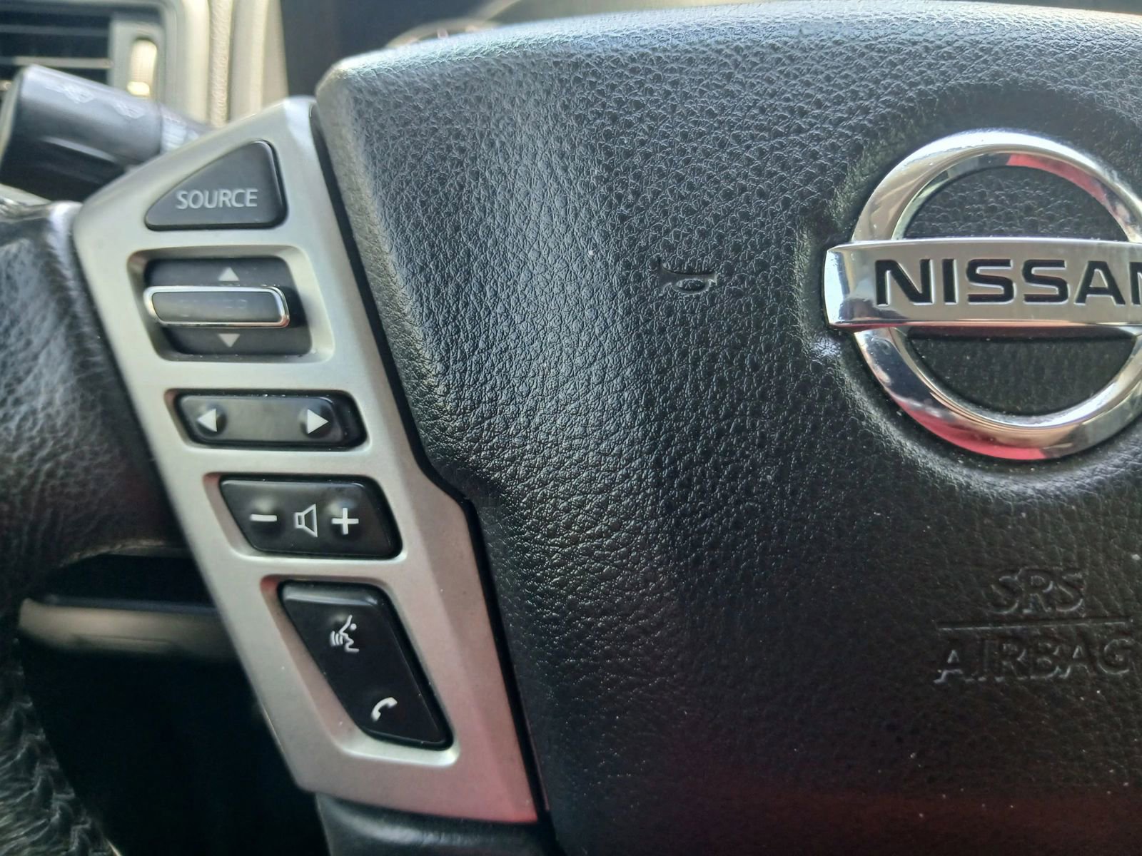 Used 2022 Nissan Titan SV w/ SV Convenience Package image 57