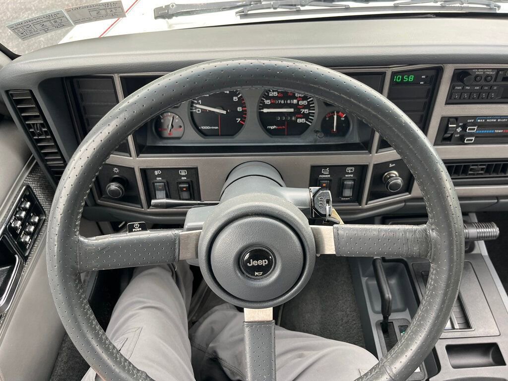 Used 1991 Jeep Cherokee Laredo AWD/4WD image 94