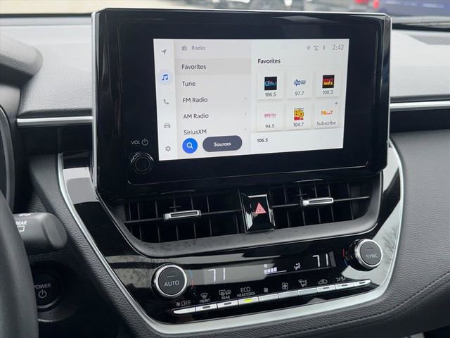 Used 2024 Toyota Corolla Cross XSE w/ Convenience Package image 16