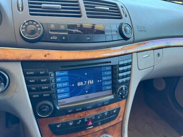 Used 2007 Mercedes-Benz E 350 Sedan image 19