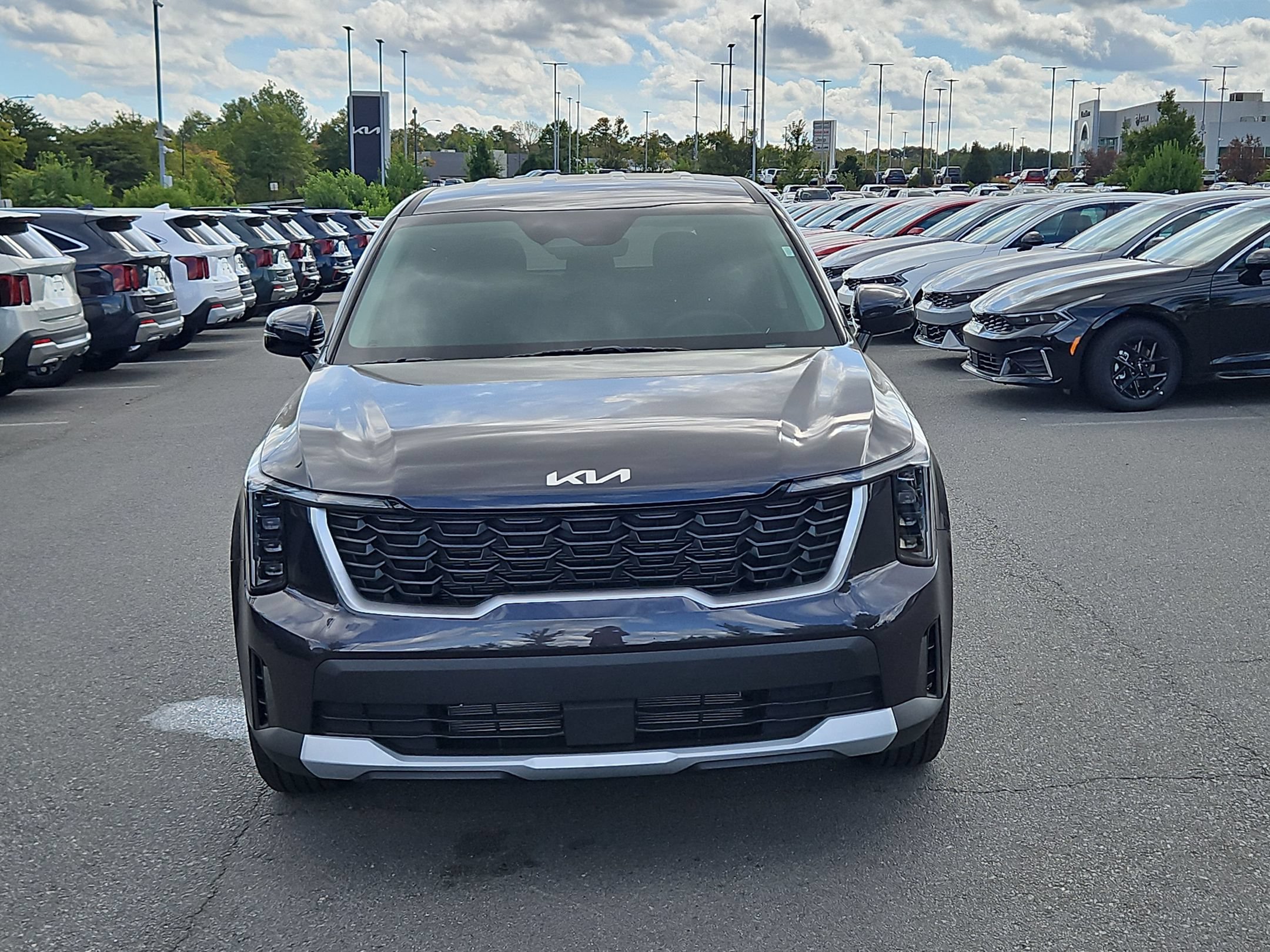 New 2026 Kia Sorento LX FWD image 2