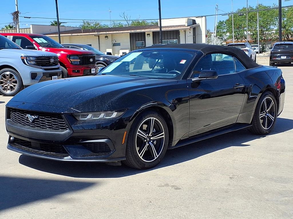 Used 2025 Ford Mustang Premium image 3