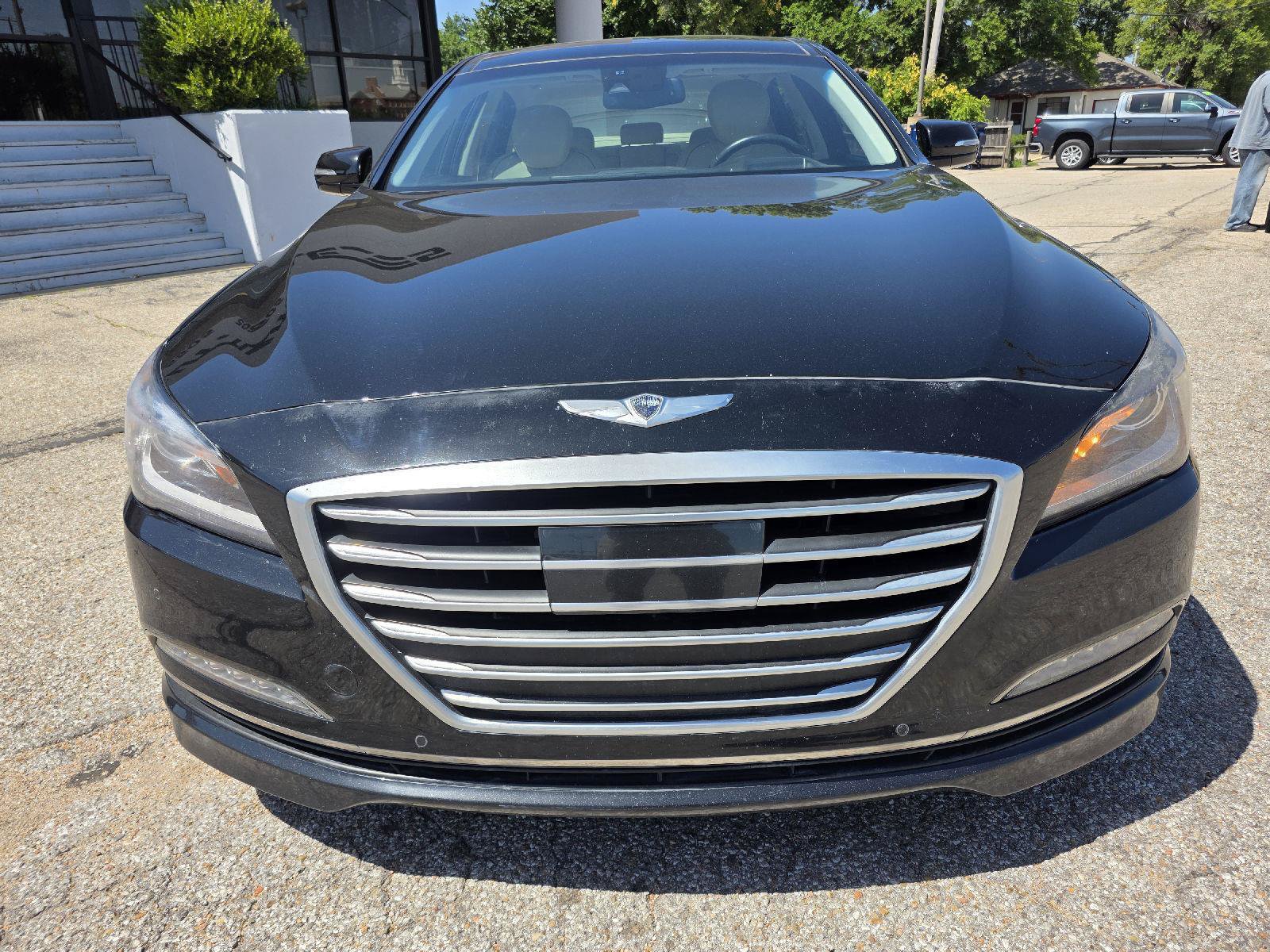 Used 2015 Hyundai Genesis 5.0 w/ Option Group 05 RWD image 2