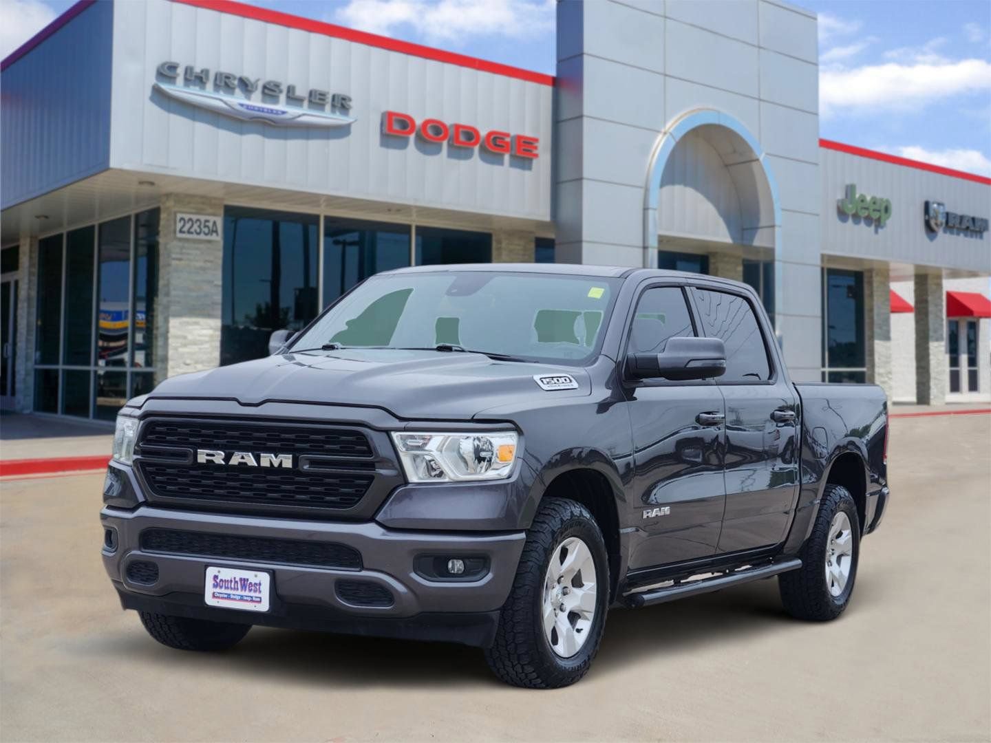 Used 2023 RAM 1500 Lone Star AWD/4WD image 2