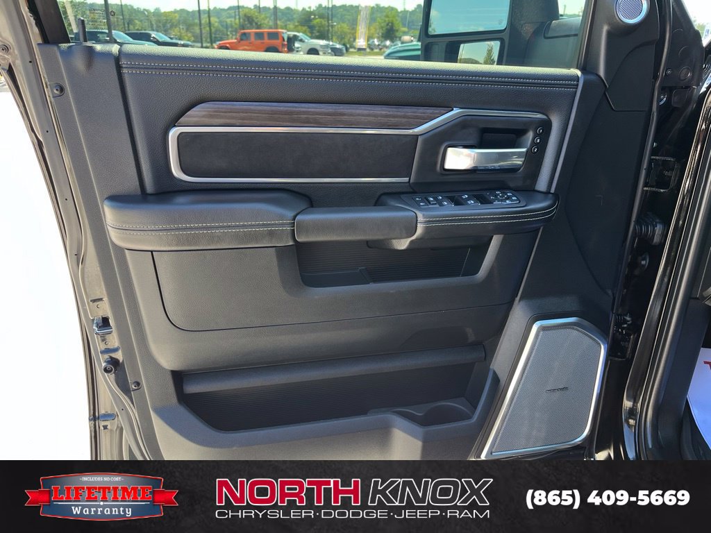 New 2026 RAM 2500 Laramie AWD/4WD image 5