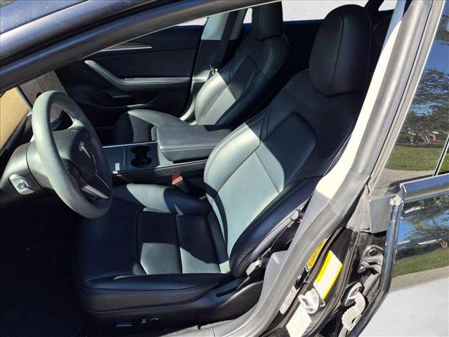 Used 2023 Tesla Model 3 Standard Range RWD image 9
