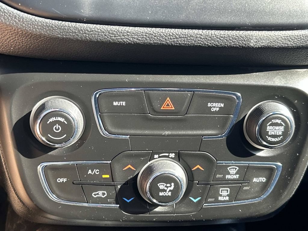 Used 2021 Jeep Compass Latitude FWD image 38