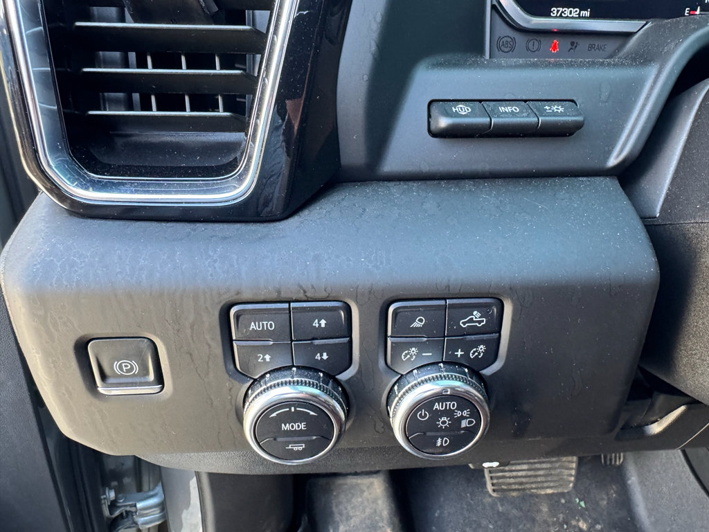 Used 2024 GMC Sierra 3500 Denali Ultimate image 24