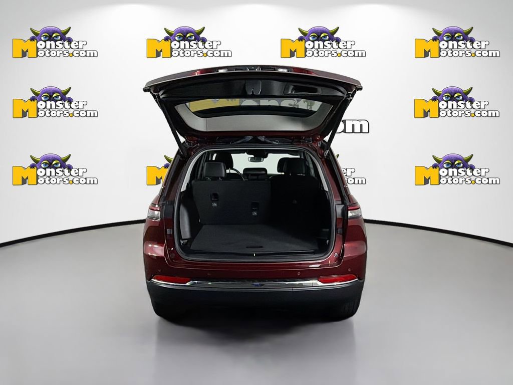 Used 2023 Jeep Grand Cherokee Limited image 23