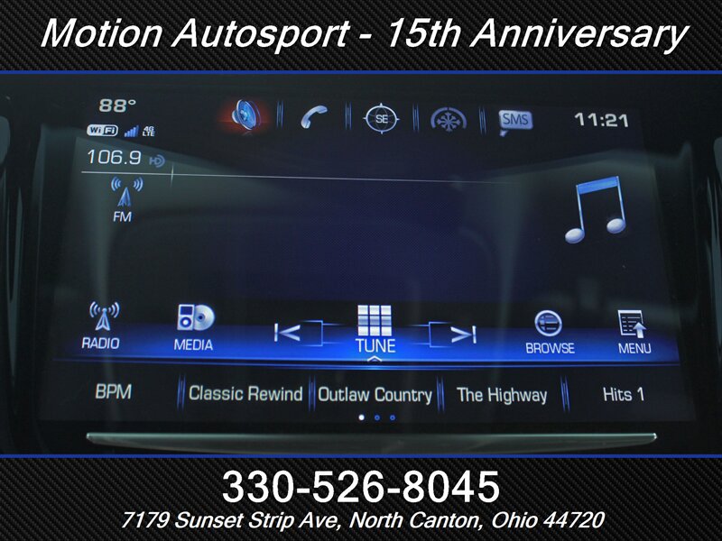 Used 2020 Cadillac Escalade Luxury w/ Escalade Sport Edition AWD/4WD image 17