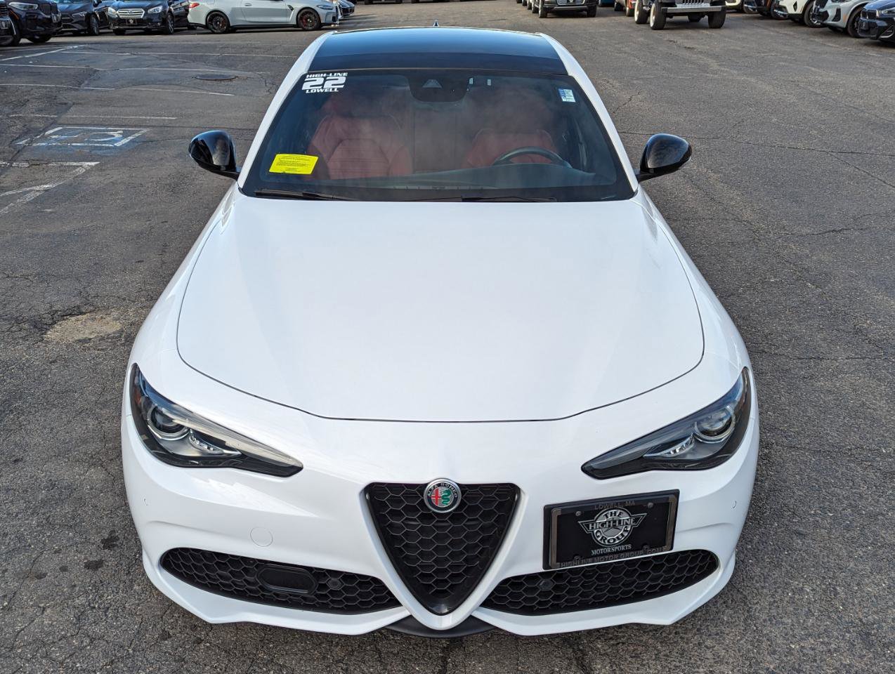 Used 2022 Alfa Romeo Giulia Veloce image 3