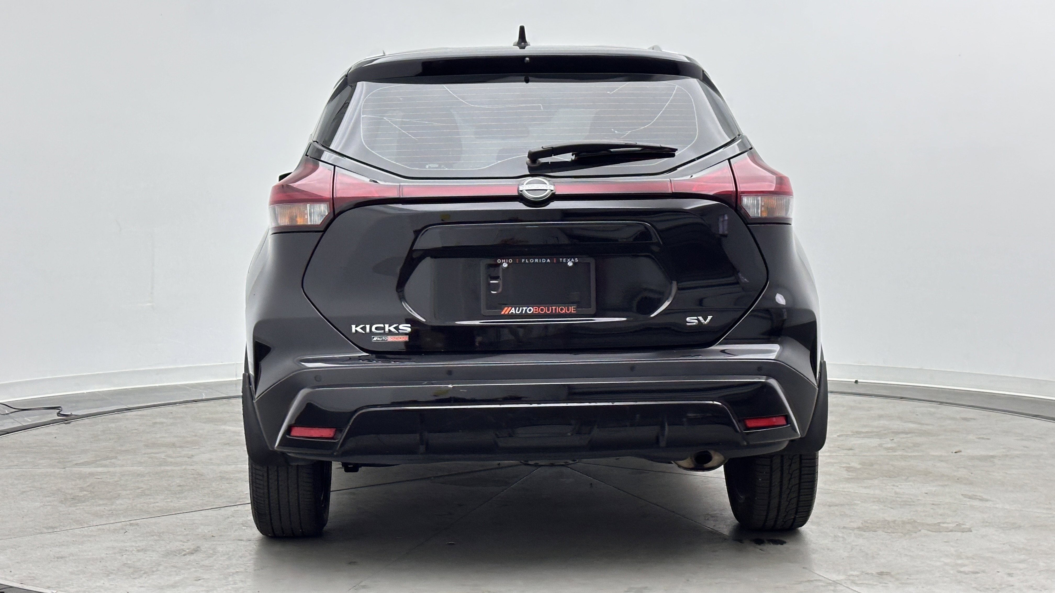 Used 2023 Nissan Kicks SV FWD image 6