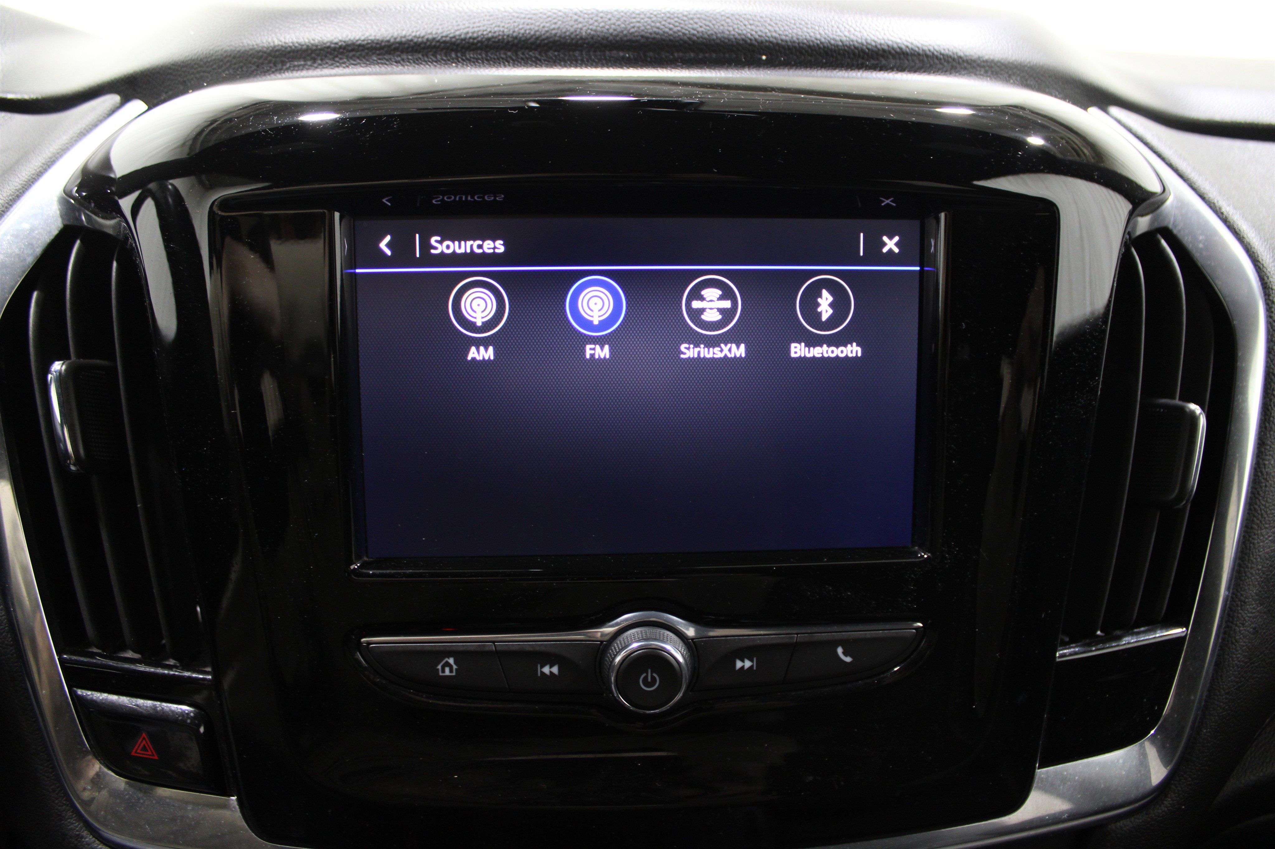 Used 2023 Chevrolet Traverse LT image 15