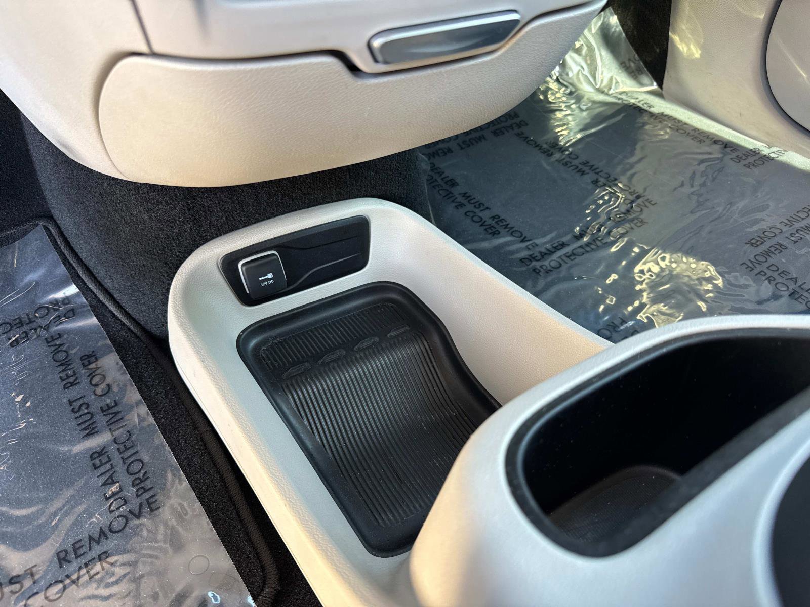 Used 2024 Chrysler Pacifica Touring-L image 26