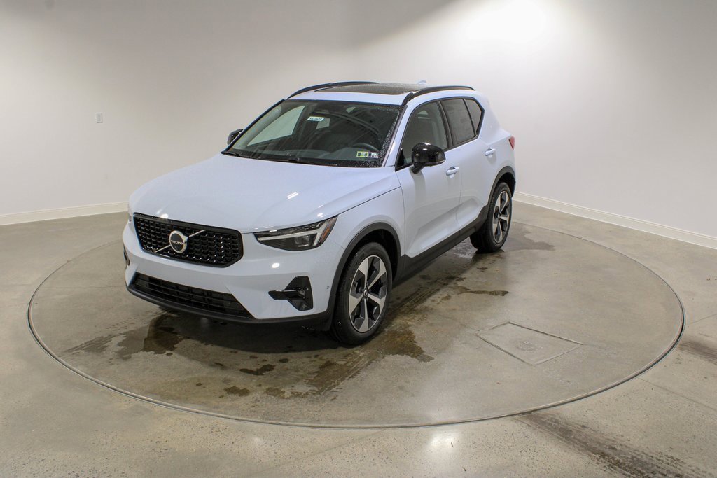 New 2026 Volvo XC40 B5 Plus w/ Protection Package Premier