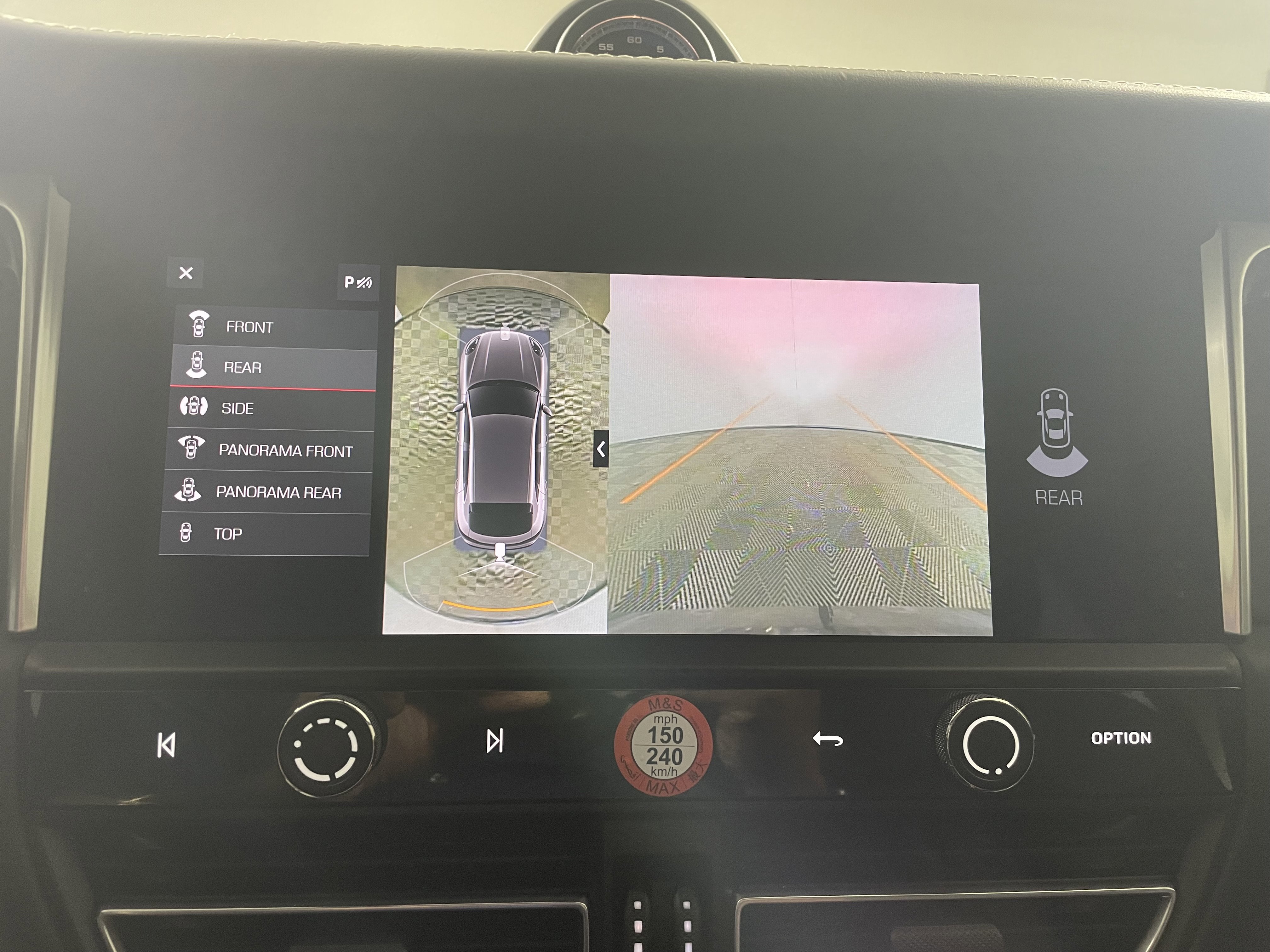 Certified 2024 Porsche Macan GTS image 24