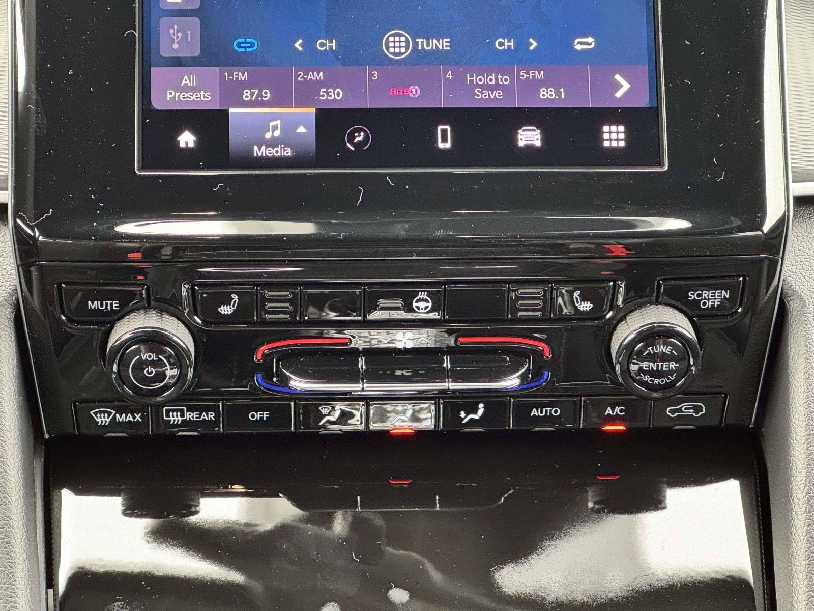 New 2025 Jeep Grand Cherokee Altitude AWD/4WD image 5