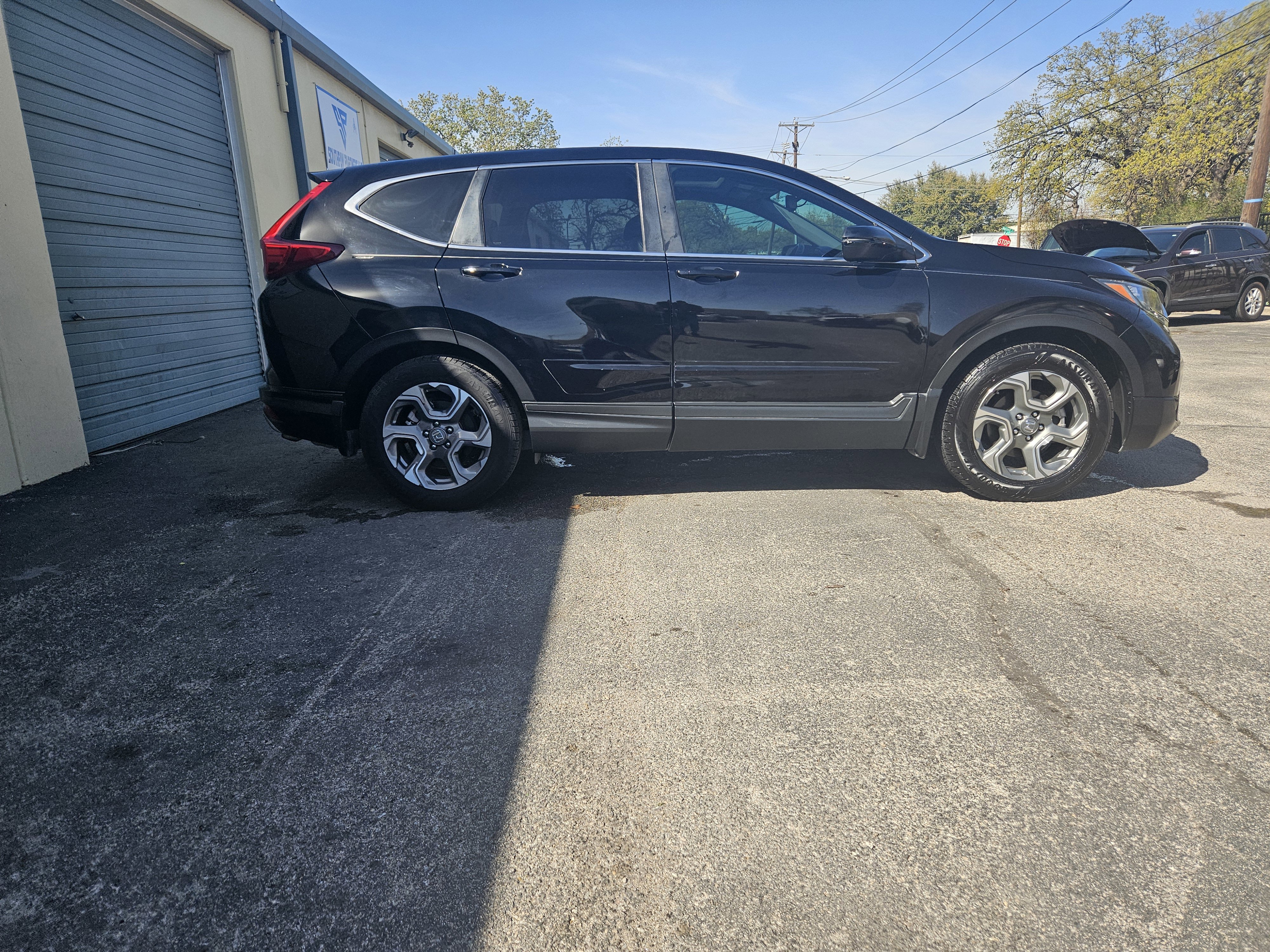 Used 2017 Honda CR-V EX-L image 3