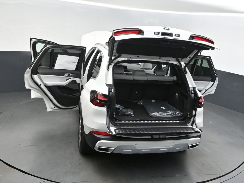 New 2026 BMW X5 xDrive50e image 48