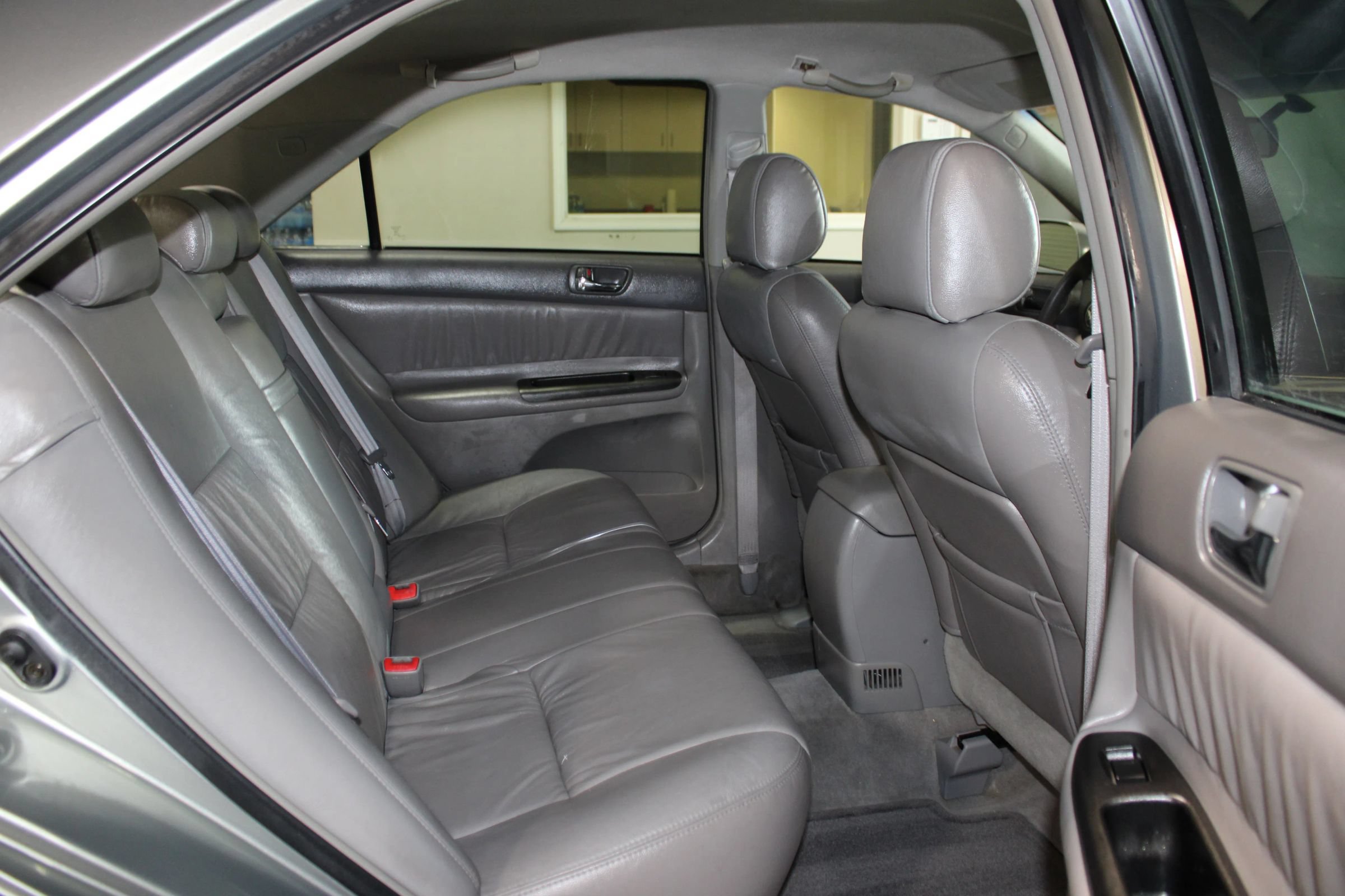 Used 2006 Toyota Camry LE FWD image 25