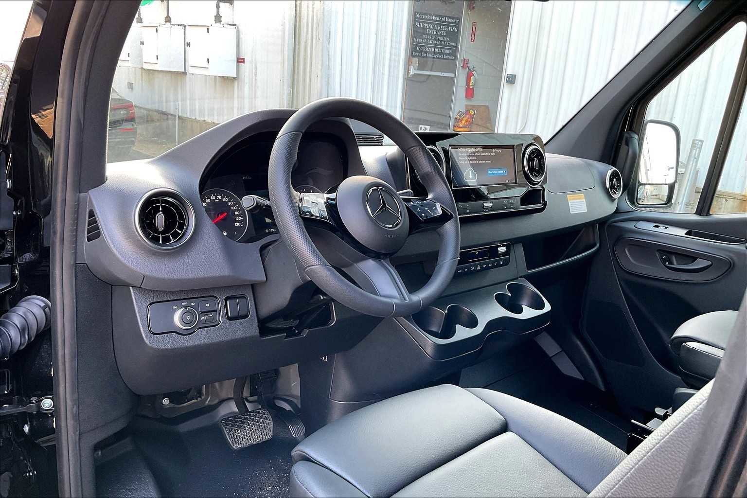 New 2025 Mercedes-Benz Sprinter 2500 image 10