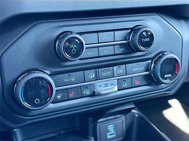 Used 2025 Ford Bronco Outer Banks image 16