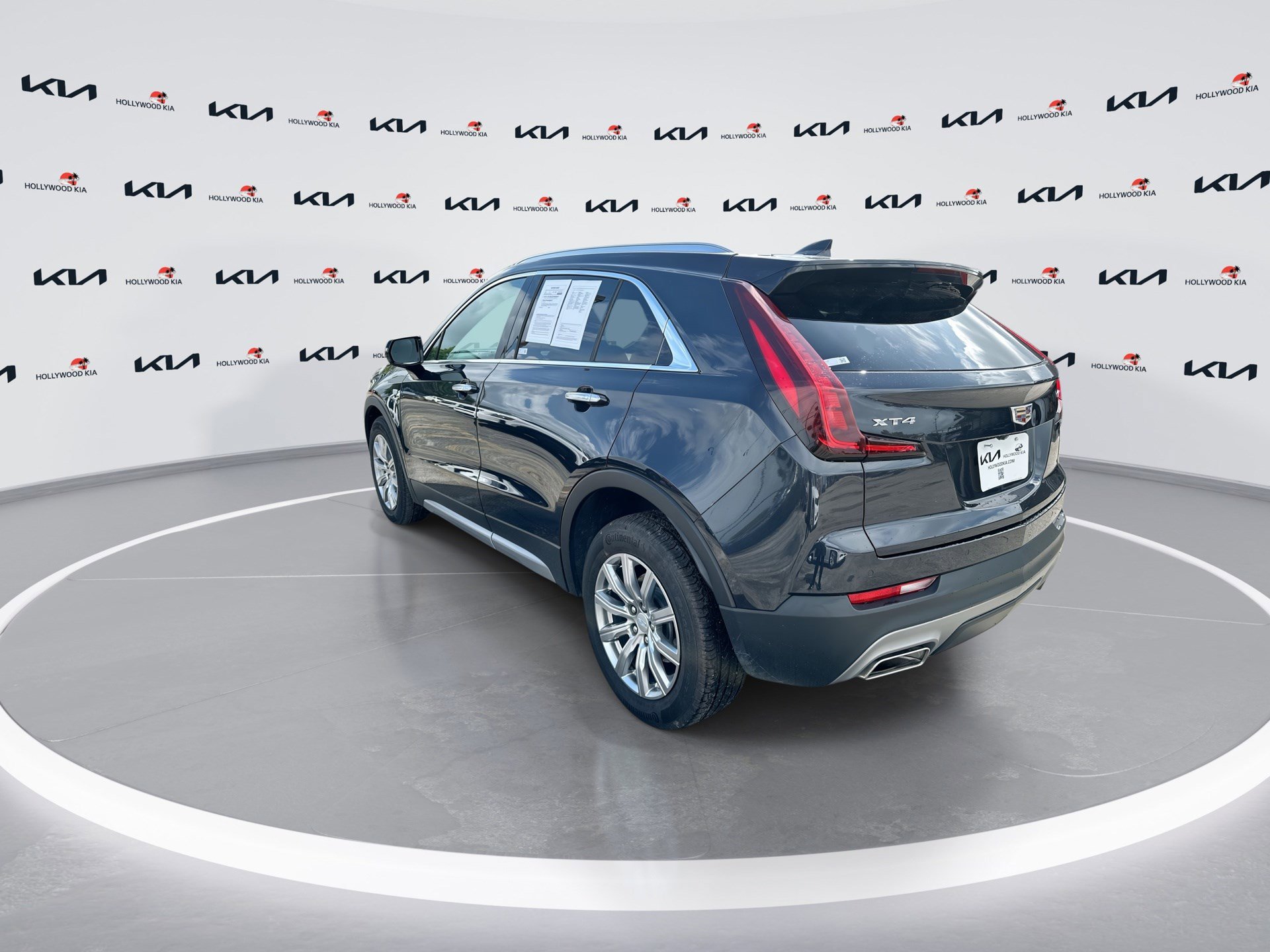 Used 2023 Cadillac XT4 Premium Luxury FWD image 6