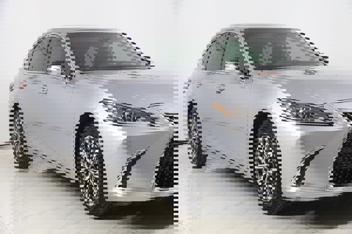 Used 2024 Lexus ES 350 w/ Accessory Package (Z2) image 38