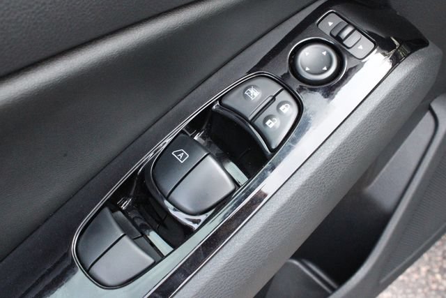 Used 2024 Nissan Altima 2.5 SL AWD/4WD image 18