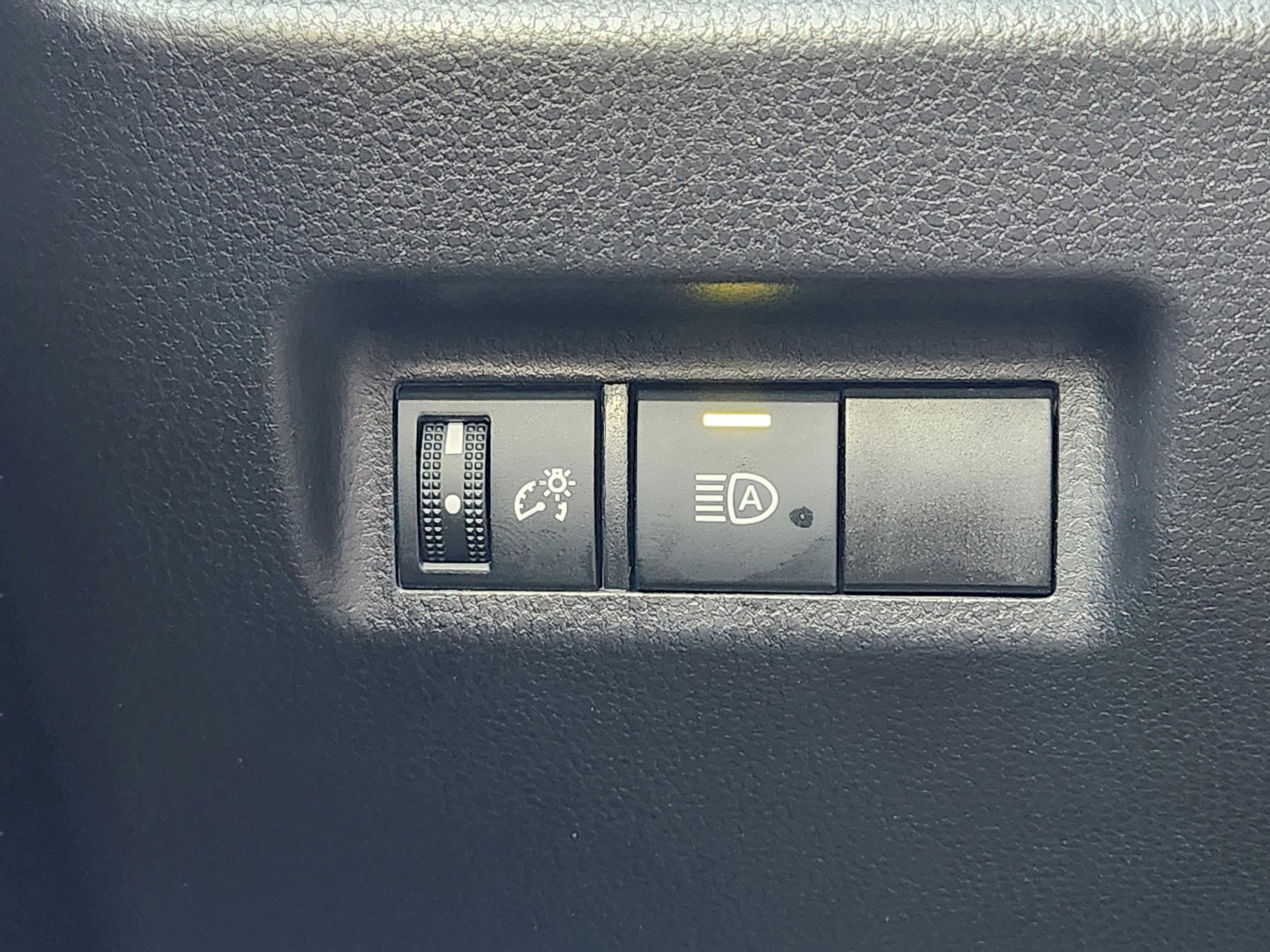 Used 2025 Toyota RAV4 LE image 19