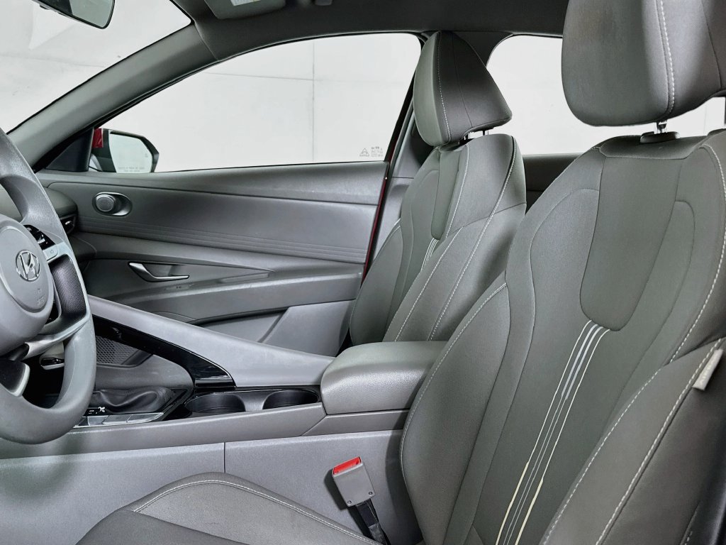Used 2022 Hyundai Elantra Blue FWD image 10