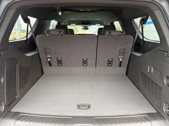 New 2026 Chevrolet Suburban LS w/ LPO, Dark Essentials Package AWD/4WD image 9