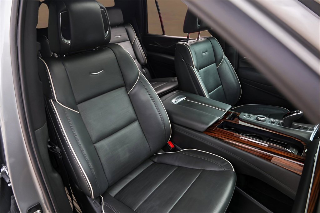 Used 2023 Cadillac Escalade Premium Luxury image 31