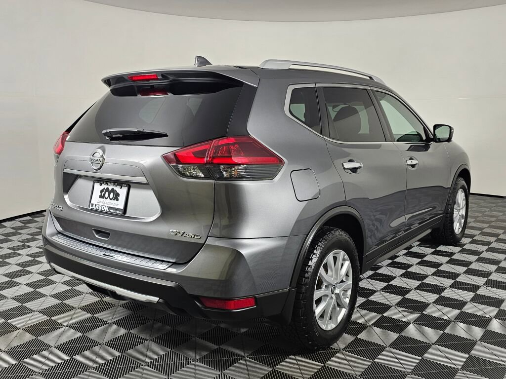 Used 2018 Nissan Rogue SV w/ Sun & Sound Touring Package image 3